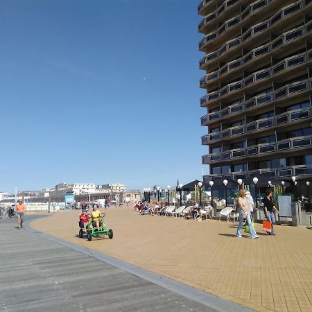 Апартаменты Residentie Aldis Met Zeezicht Остенде Экстерьер фото